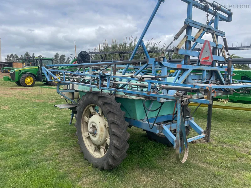 Pulverizadora de arrastre ALBA 2000