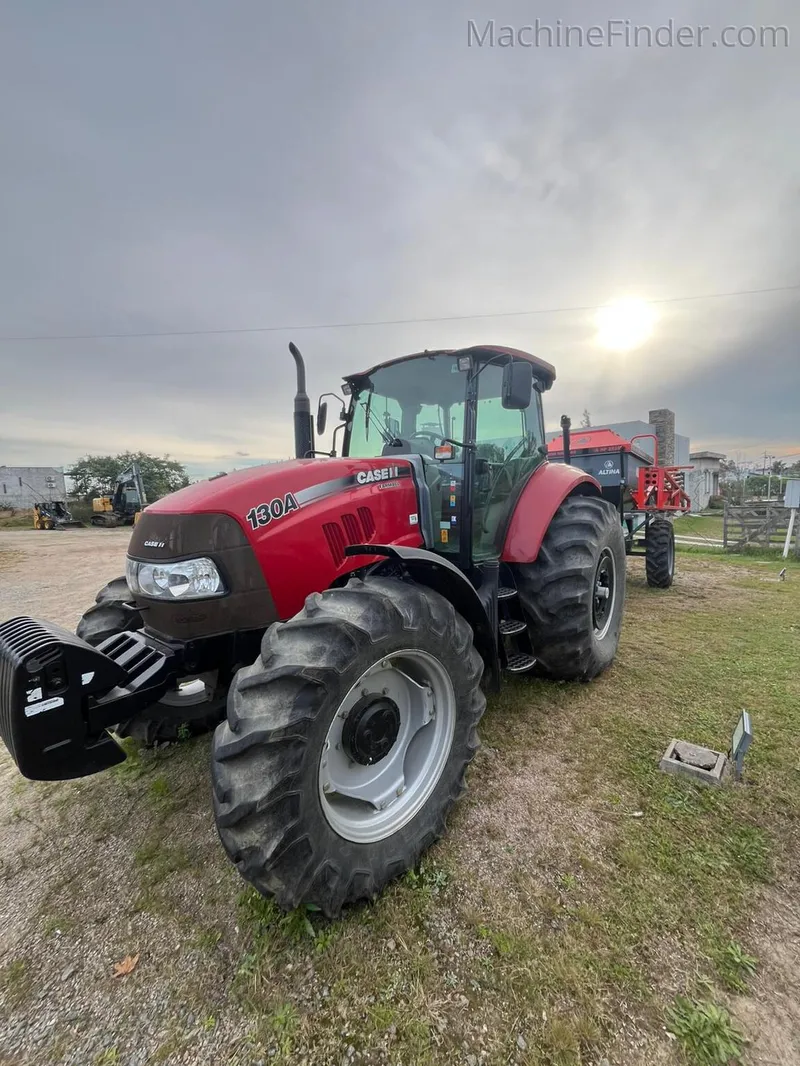 Tractor mediano (de 100 0190 hp) 130A