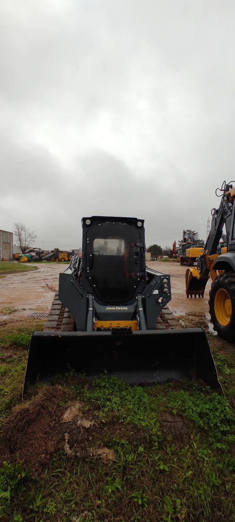 Minicargador John Deere 325G