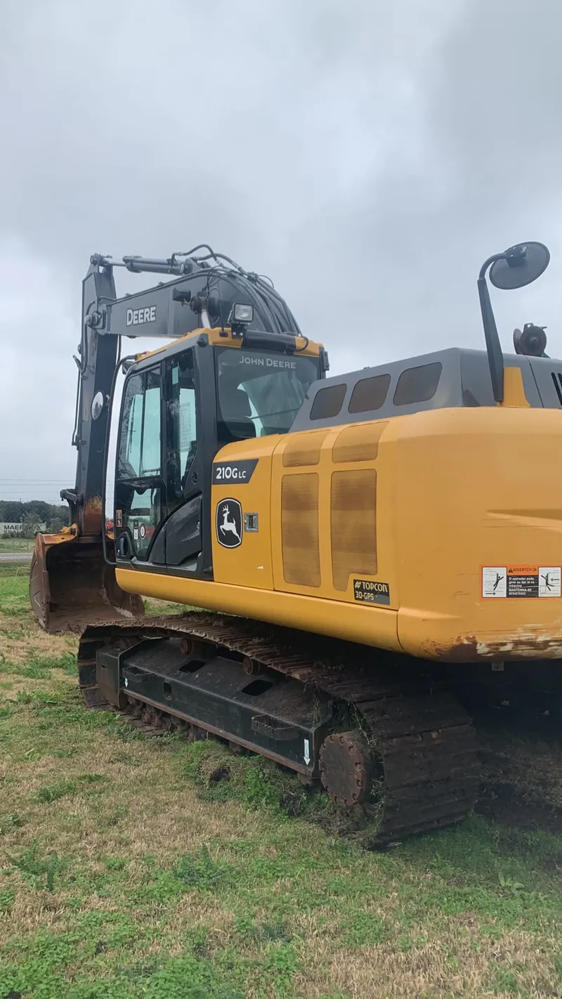Excavadora John Deere 210G LC