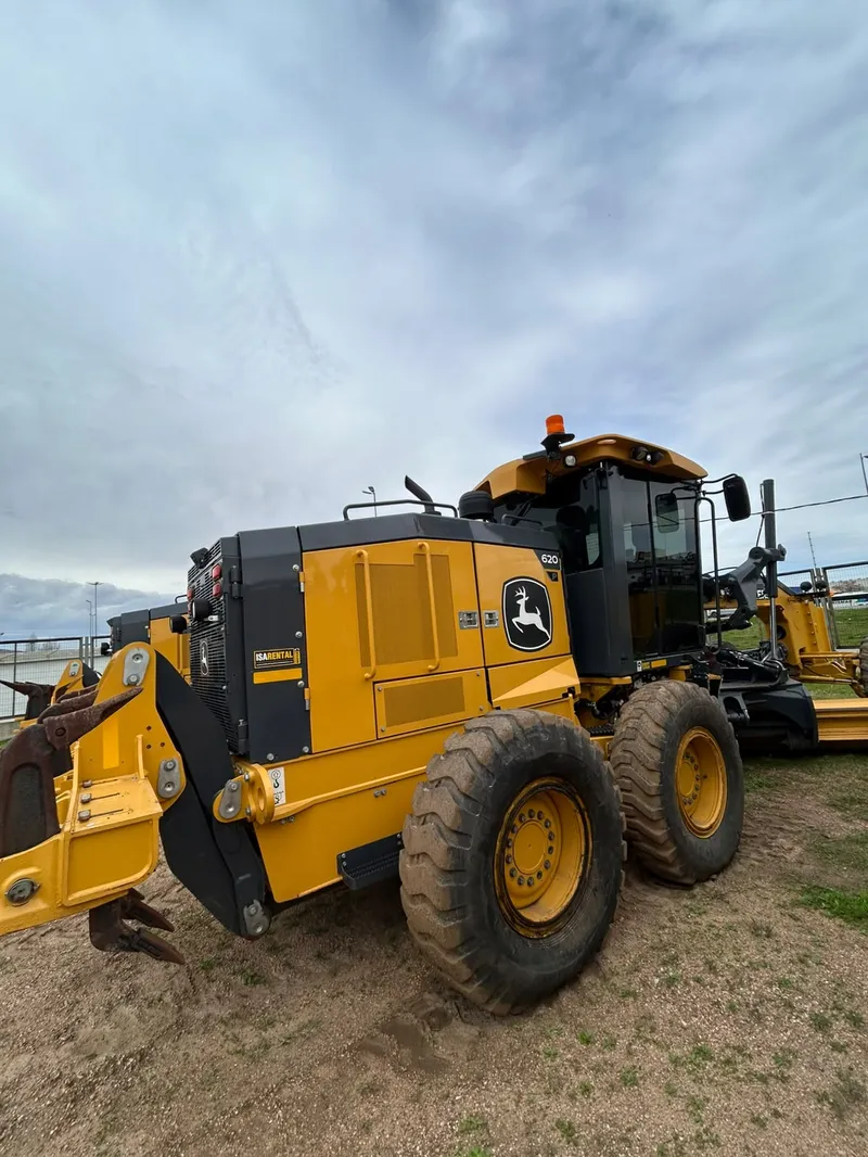 Motoniveladora John Deere 620P