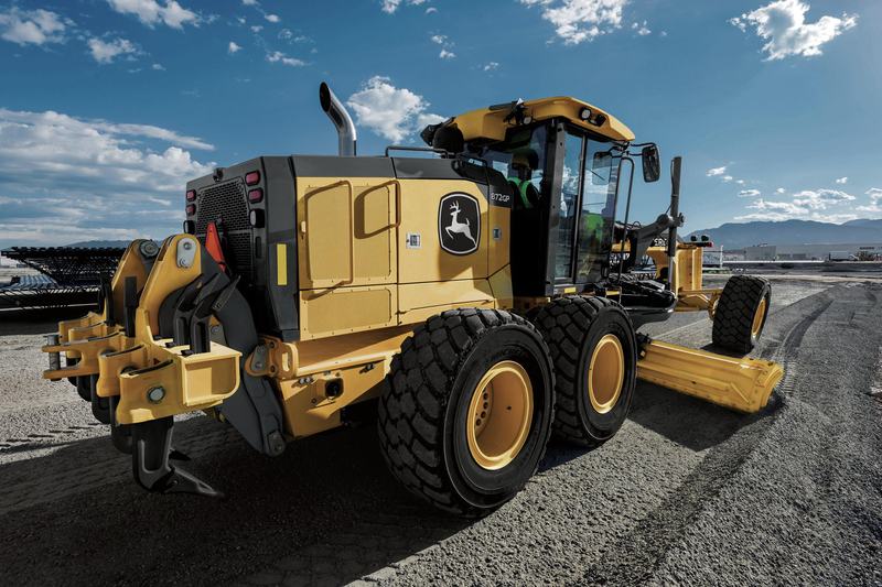 Motoniveladora John Deere 872GP trabajando en una obra